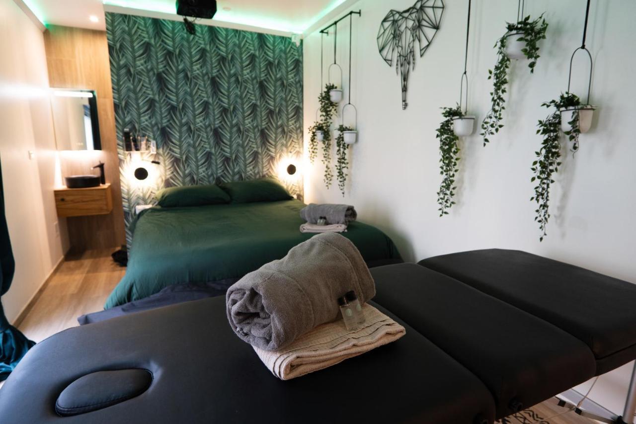 Capsule Thailande I Sauna I Balneo I Console I Jeux En Bois I Cinema I Cour Interieure * Trith-Saint-Leger