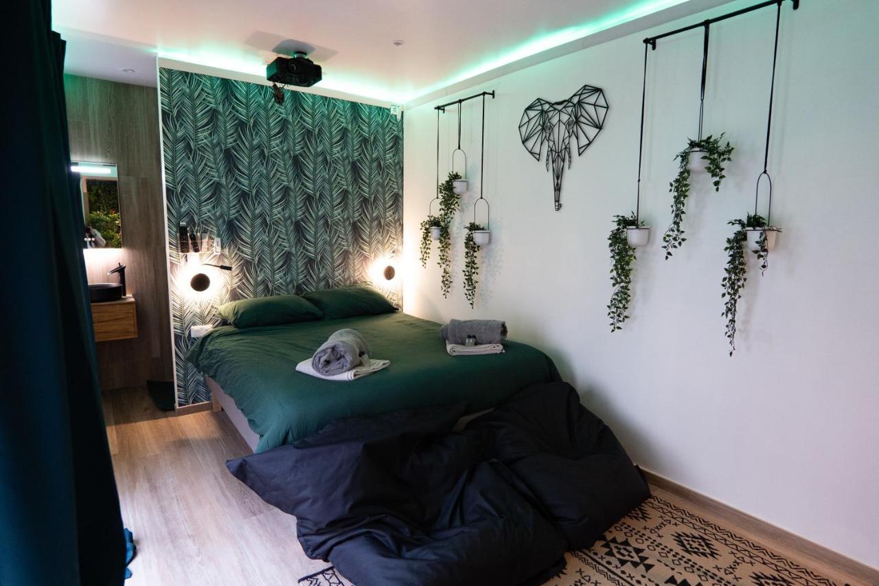 Capsule Thailande I Sauna I Balneo I Console I Jeux En Bois I Cinema I Cour Interieure *