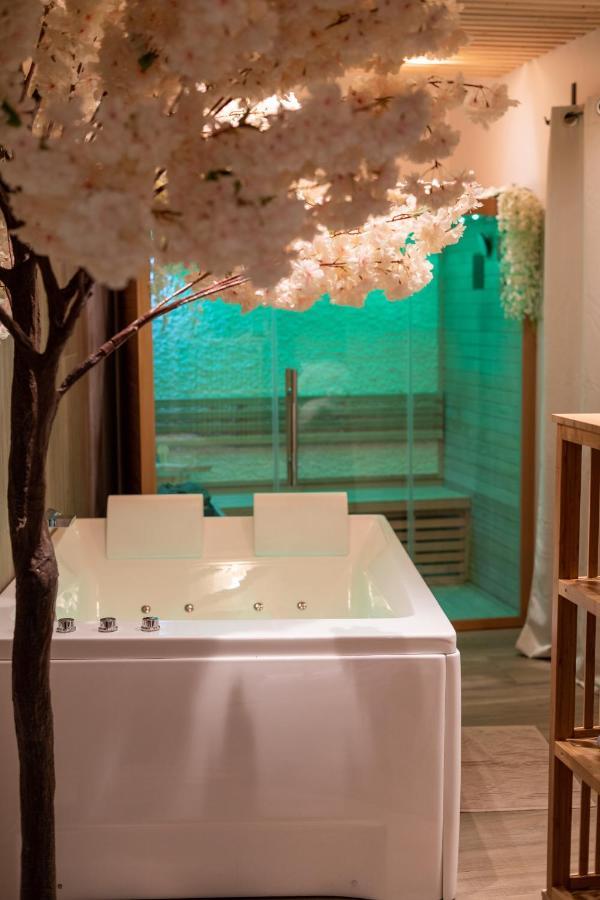 Capsule Thailande I Sauna I Balneo I Console I Jeux En Bois I Cinema I Cour Interieure Apartment